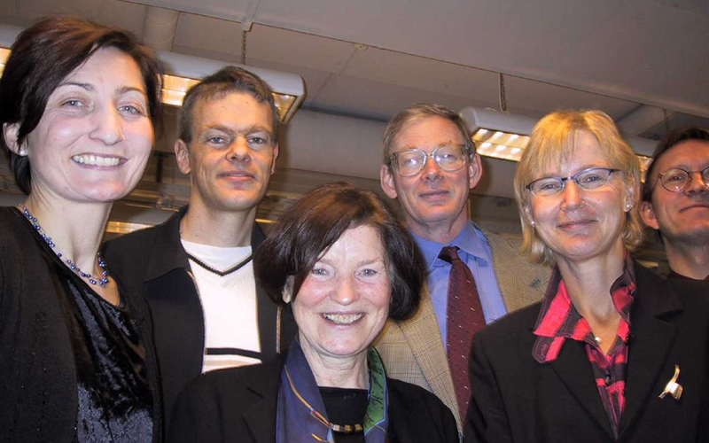 Frå venstre: Psykolog May-Britt Moser, psykolog Edvard Moser, zoolog Hanna Mustaparta, lege Tore Syversen, lege Ursula Sonnewald, zoolog Tor Jørgen Almaas.