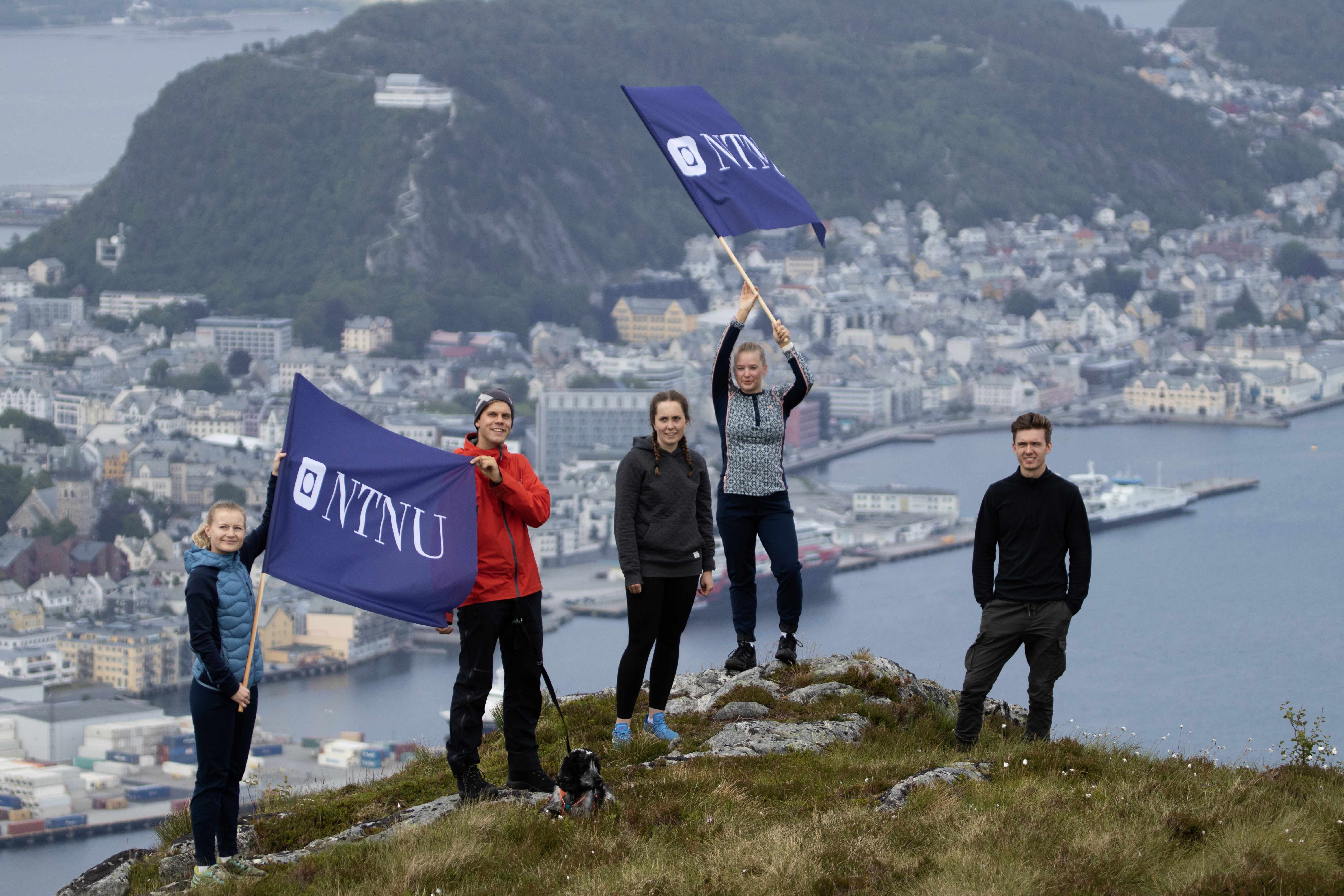 Bilde av hovedbygningen på Gløshaugen, stort murhus. Foto: NTNU